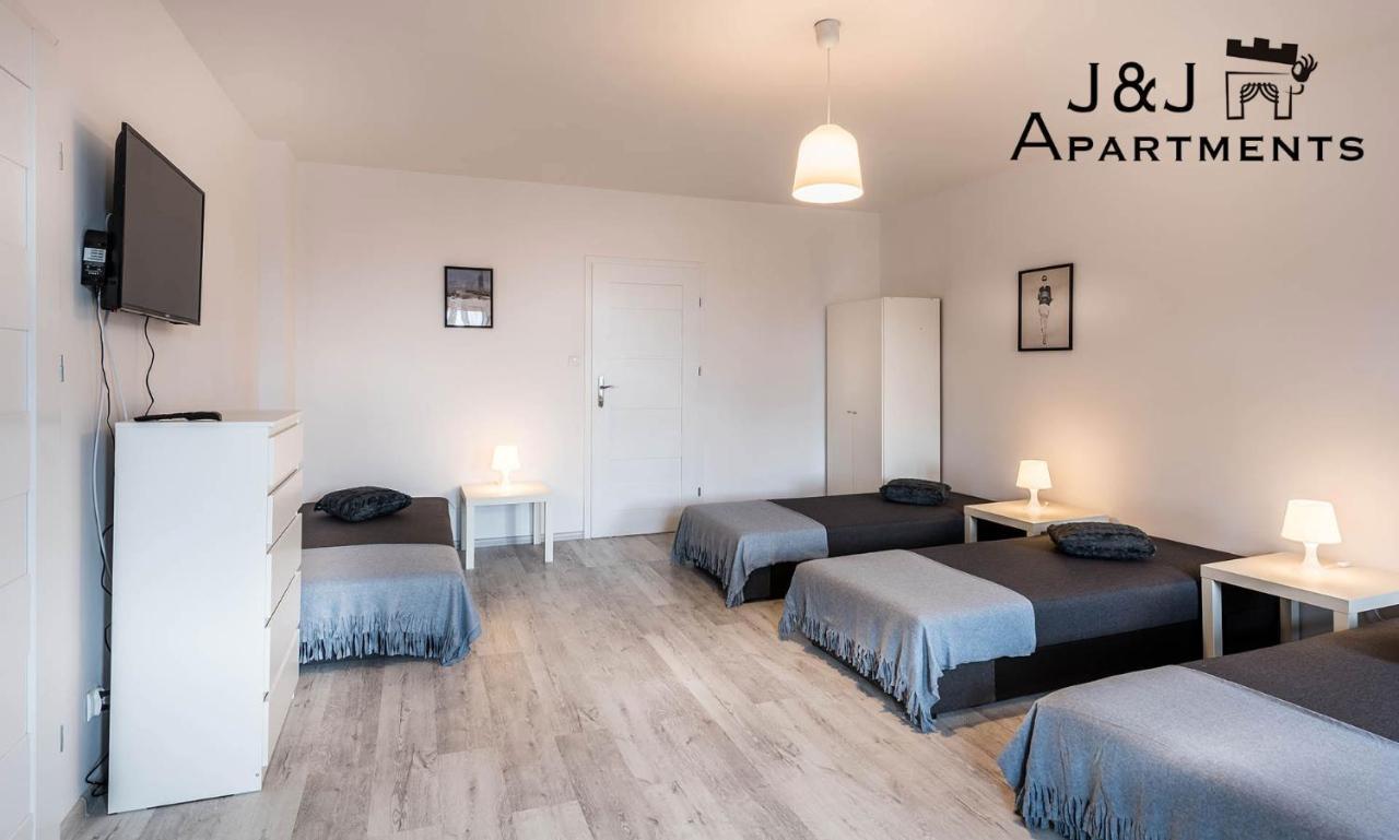 Pensjonat 12 Łazienna 30 Hotel apartamentowy *