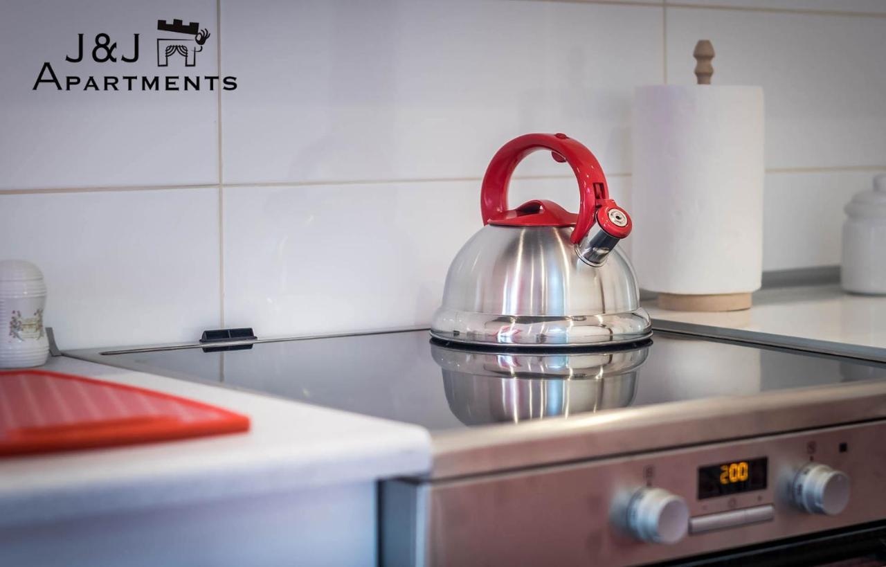 Hotel apartamentowy Pensjonat 12 Łazienna 30 *
